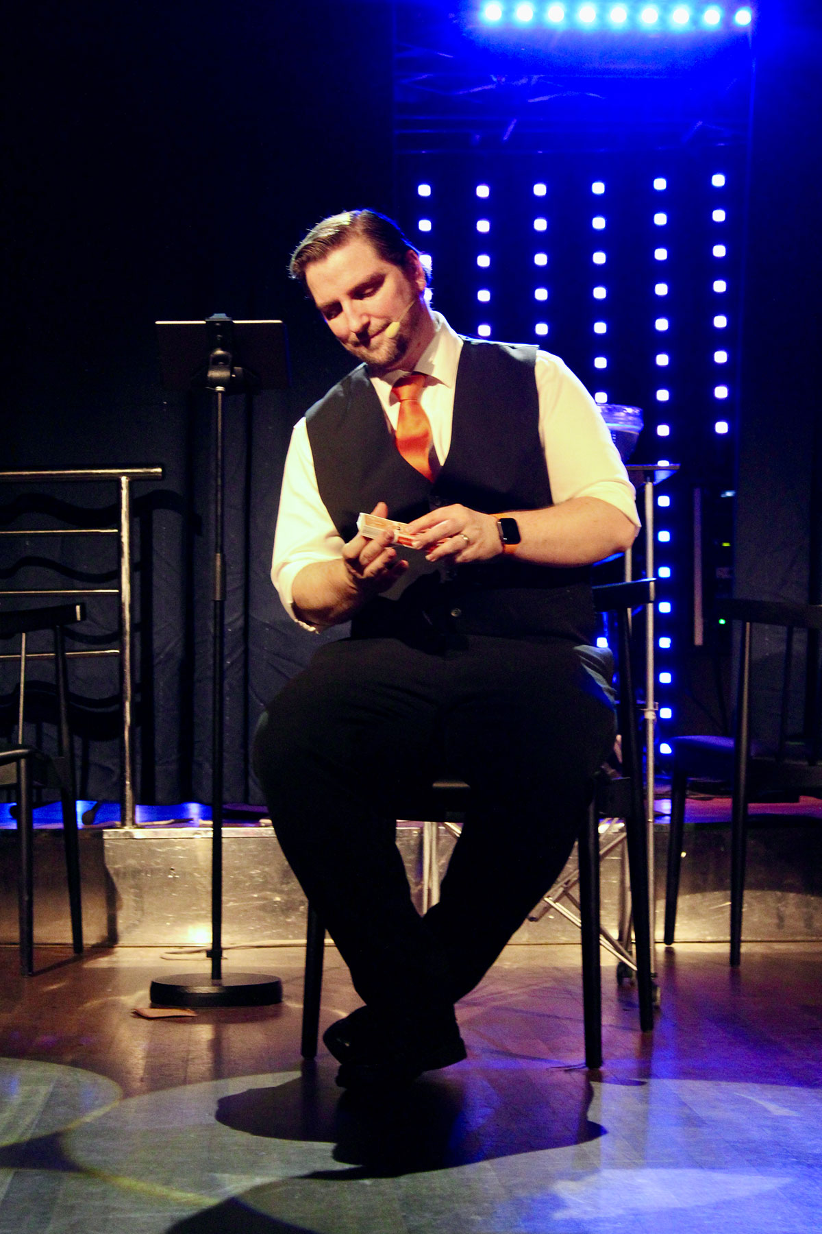 1200×1800-scenshow1